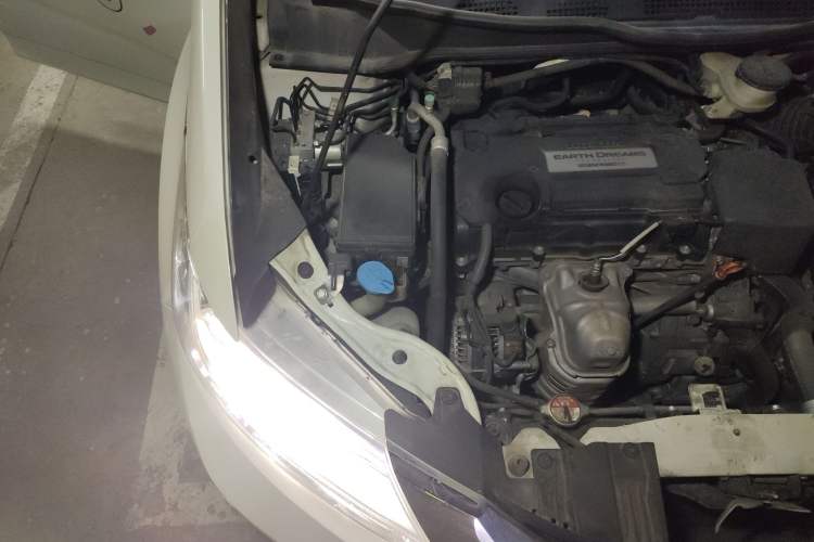 Used Honda Odyssey 2017 2.4L Smart Edition Engine Bay Right