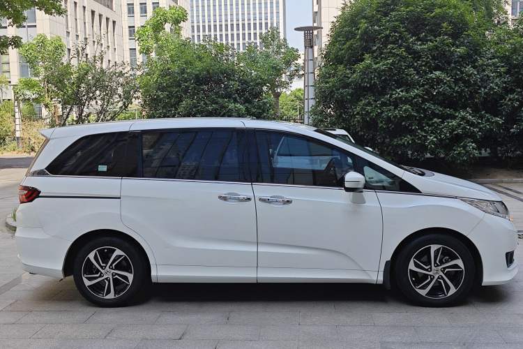 Used Honda Odyssey 2017 2.4L Luxury Edition Exterior 4