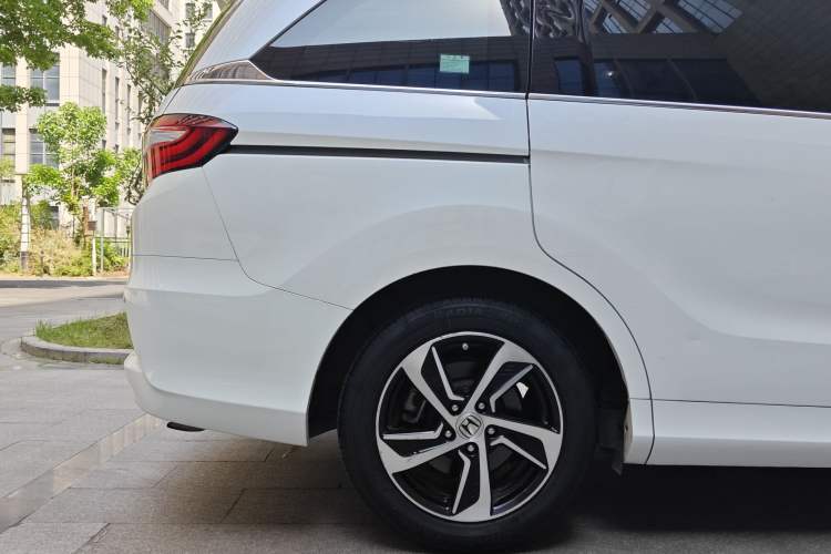 Used Honda Odyssey 2017 2.4L Luxury Edition Exterior 9