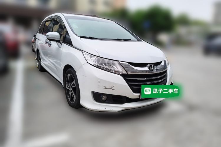 Used Honda Odyssey 2017 2.4L Luxury Edition Front Right 45 Deg