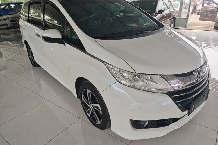 Used Honda Odyssey 2017 2.4L Luxury Edition Front Right 45 Deg