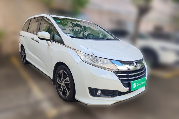 Used Honda Odyssey 2017 2.4L Luxury Edition Front Right 45 Deg