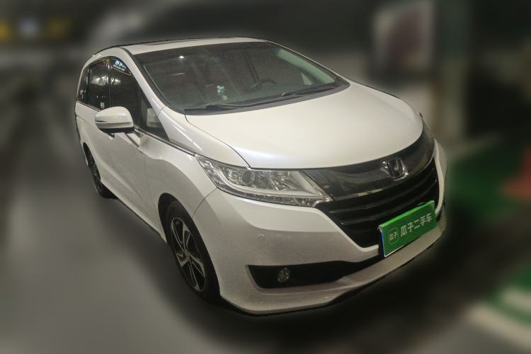 Used Honda Odyssey 2017 2.4L Luxury Edition Front Right 45 Deg