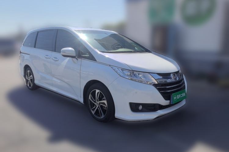 Used Honda Odyssey 2017 2.4L Luxury Edition Front Right 45 Deg