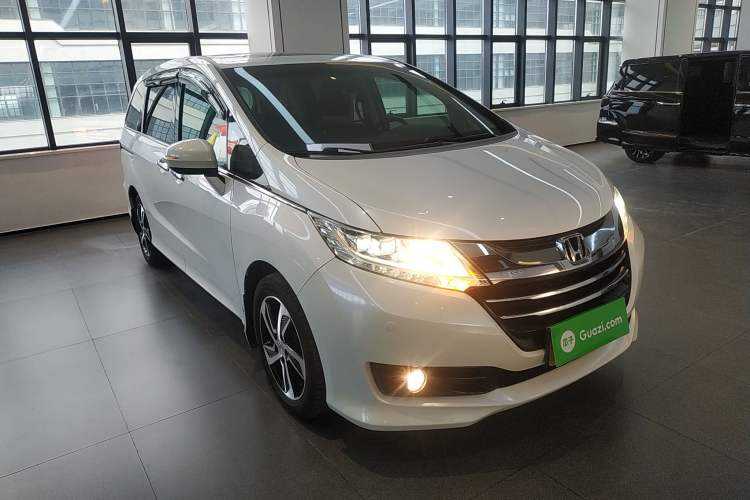 Used Honda Odyssey 2017 2.4L Smart Edition Front Right 45 Deg