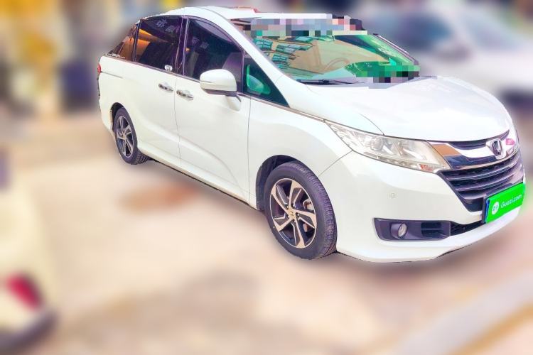Used Honda Odyssey 2017 2.4L Luxury Edition Front Right 45 Deg