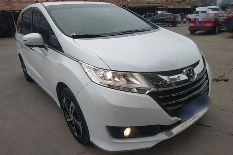 Used Honda Odyssey 2017 2.4L Luxury Edition Front Right 45 Deg