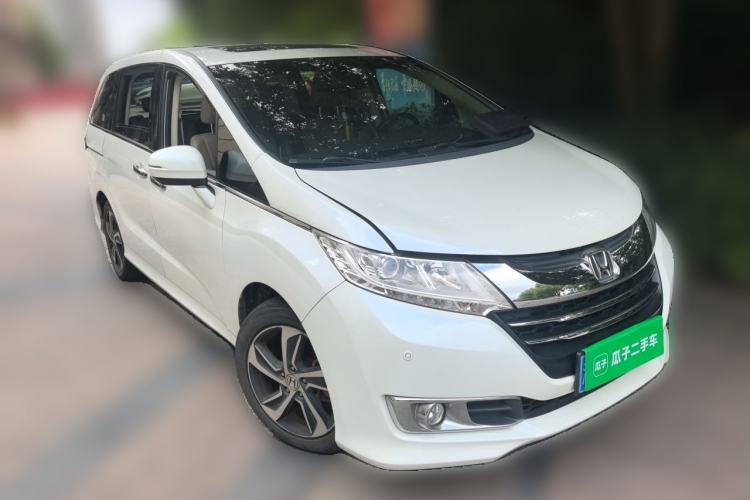 Used Honda Odyssey 2017 2.4L Luxury Edition Front Right 45 Deg