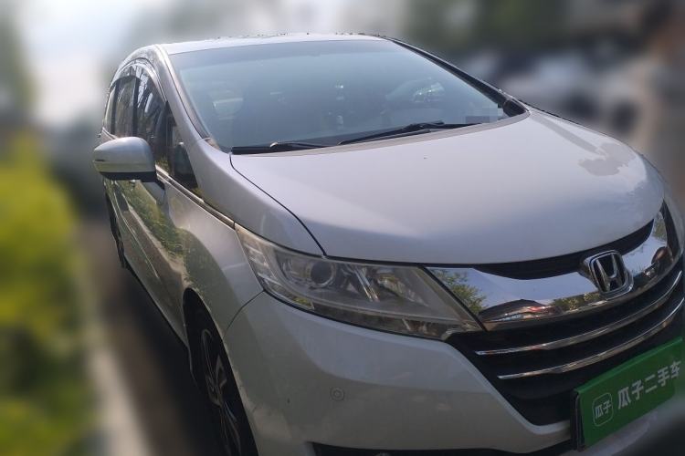Used Honda Odyssey 2017 2.4L Luxury Edition Front Right 45 Deg