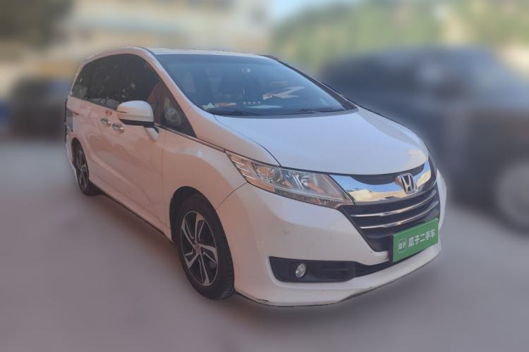 Used Honda Odyssey 2017 2.4L Luxury Edition Front Right 45 Deg