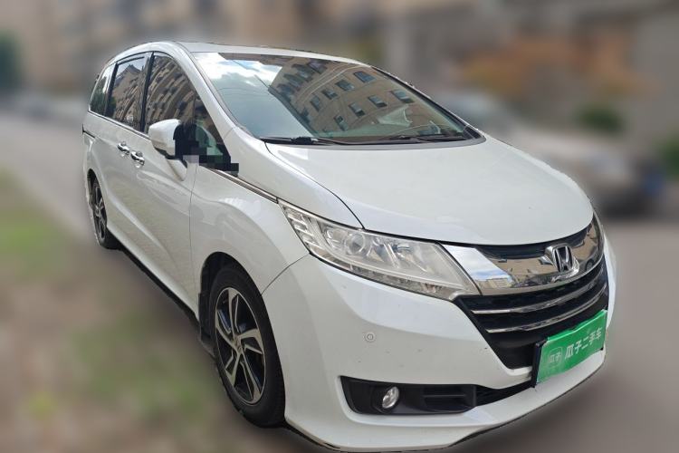Used Honda Odyssey 2017 2.4L Luxury Edition Front Right 45 Deg