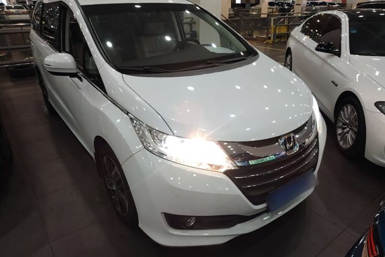 Used Honda Odyssey 2017 2.4L Luxury Edition Front Right 45 Deg