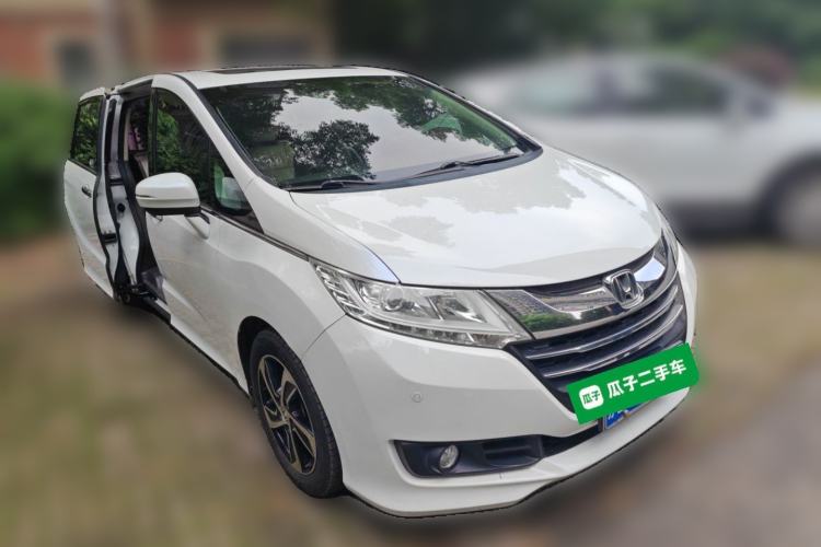 Used Honda Odyssey 2017 2.4L Luxury Edition Front Right 45 Deg
