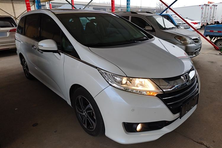 Used Honda Odyssey 2017 2.4L Luxury Edition Front Right 45 Deg
