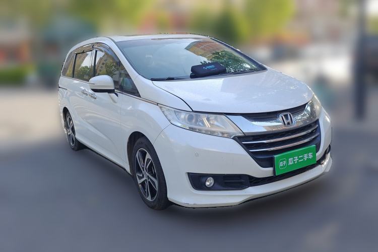 Used Honda Odyssey 2017 2.4L Luxury Edition Front Right 45 Deg