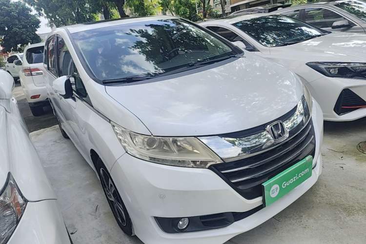 Used Honda Odyssey 2017 2.4L Luxury Edition Front Right 45 Deg