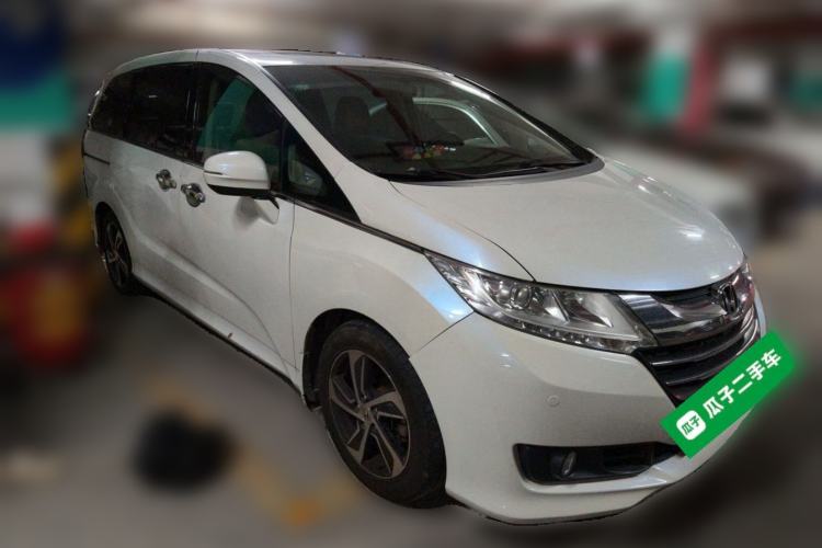 Used Honda Odyssey 2017 2.4L Luxury Edition Front Right 45 Deg