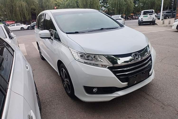 Used Honda Odyssey 2017 2.4L Smart Edition Front Right 45 Deg