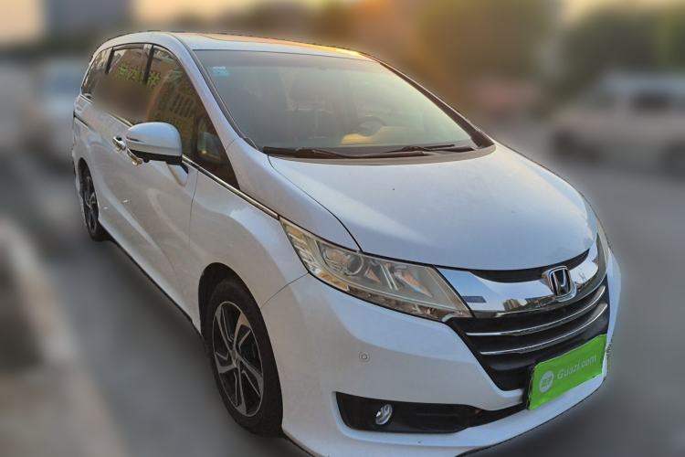 Used Honda Odyssey 2017 2.4L Luxury Edition Front Right 45 Deg