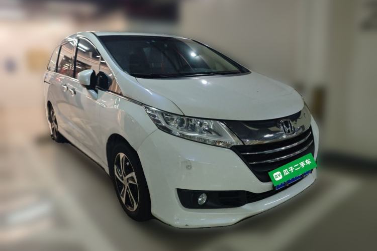 Used Honda Odyssey 2017 2.4L Luxury Edition Front Right 45 Deg