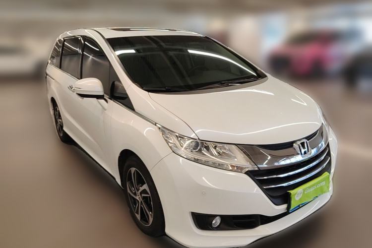Used Honda Odyssey 2017 2.4L Luxury Edition Front Right 45 Deg
