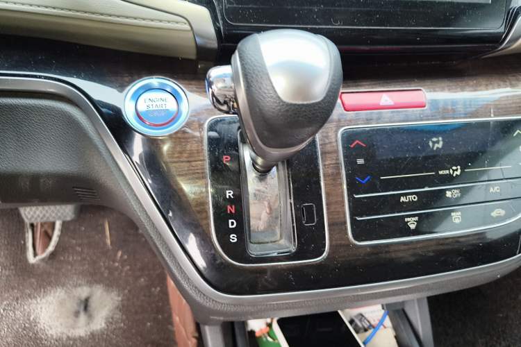 Used Honda Odyssey 2017 2.4L Luxury Edition Gear Lever