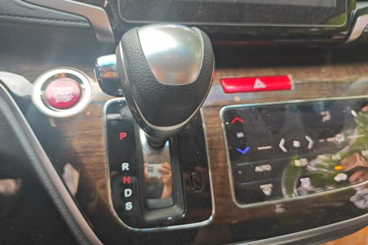 Used Honda Odyssey 2017 2.4L Smart Edition Gear Lever