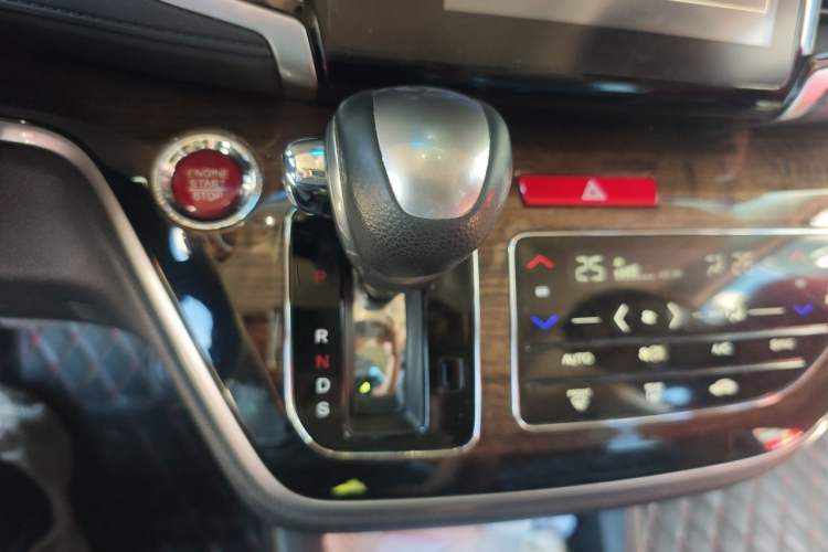 Used Honda Odyssey 2017 2.4L Smart Edition Gear Lever