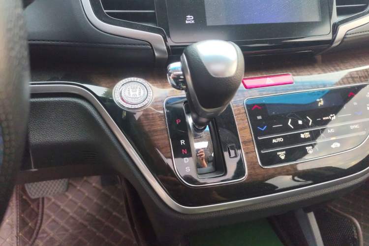 Used Honda Odyssey 2017 2.4L Smart Edition Gear Lever
