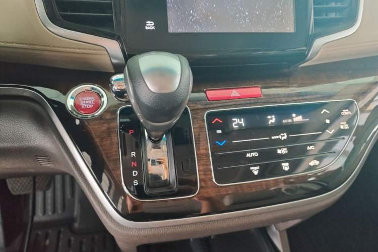 Used Honda Odyssey 2017 2.4L Luxury Edition Gear Lever