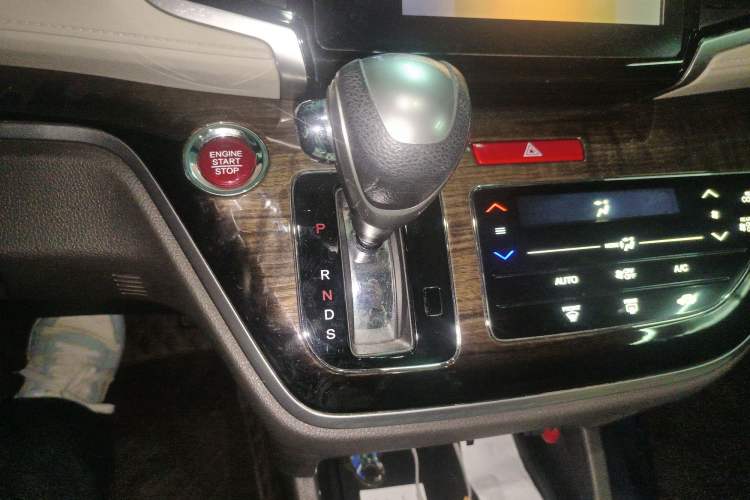 Used Honda Odyssey 2017 2.4L Luxury Edition Gear Lever