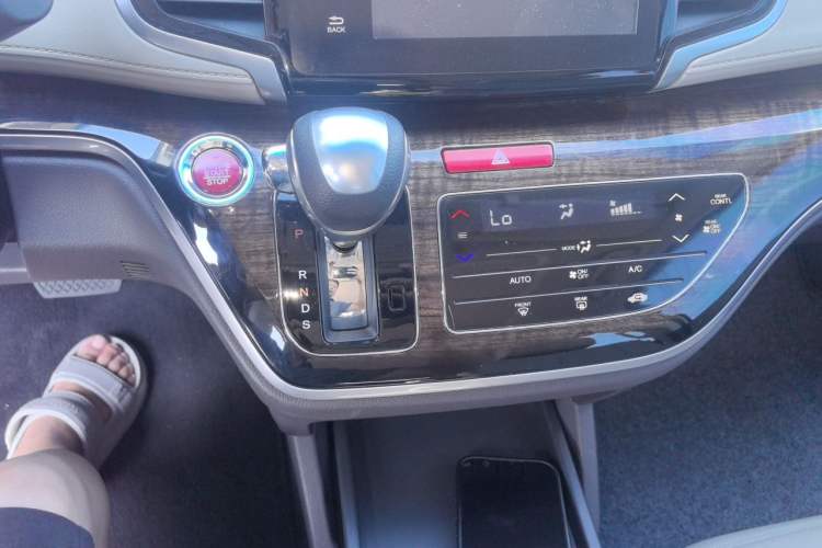 Used Honda Odyssey 2017 2.4L Luxury Edition Gear Lever