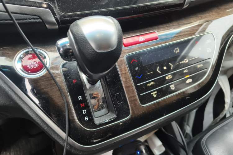 Used Honda Odyssey 2017 2.4L Smart Edition Gear Lever