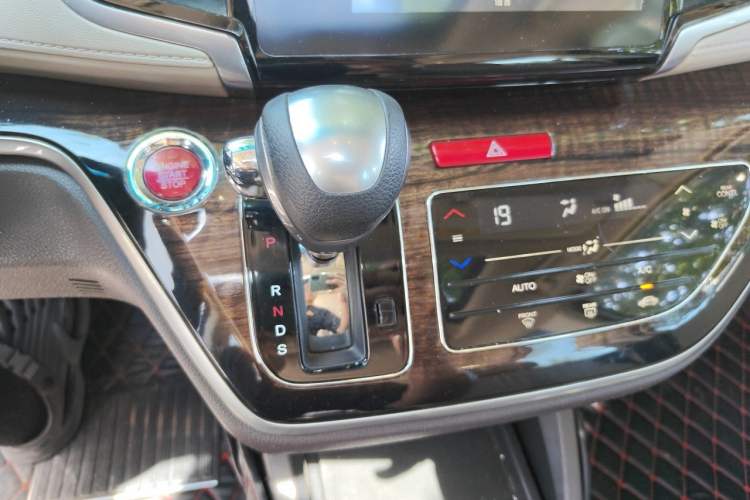 Used Honda Odyssey 2017 2.4L Luxury Edition Gear Lever
