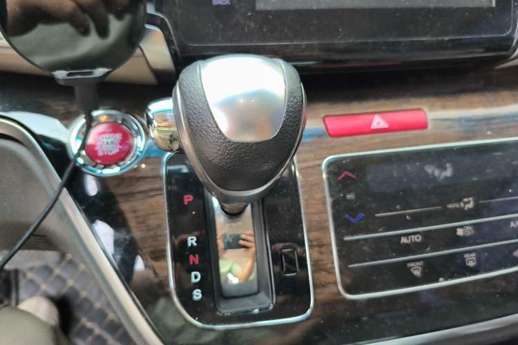 Used Honda Odyssey 2017 2.4L Luxury Edition Gear Lever