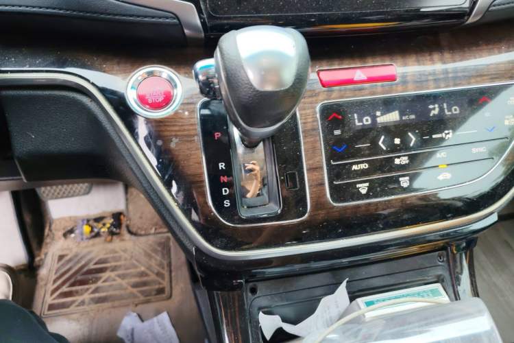 Used Honda Odyssey 2017 2.4L Smart Edition Gear Lever