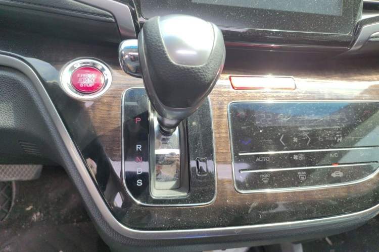 Used Honda Odyssey 2017 2.4L Smart Edition Gear Lever