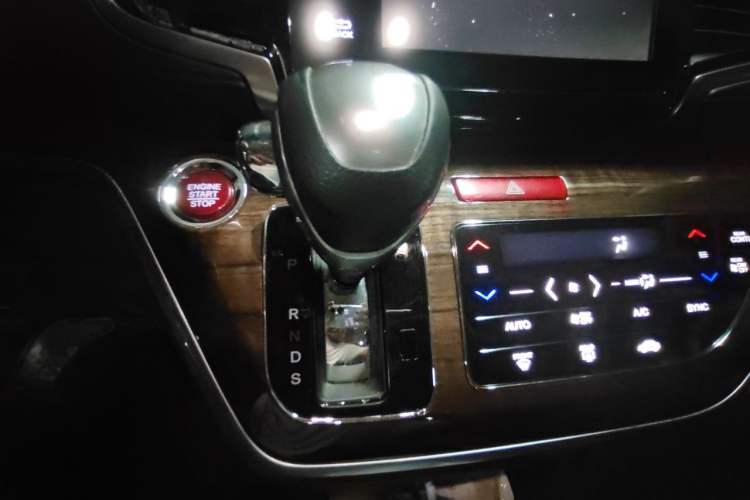 Used Honda Odyssey 2017 2.4L Smart Edition Gear Lever