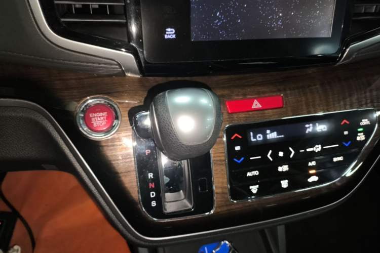 Used Honda Odyssey 2017 2.4L Smart Edition Gear Lever