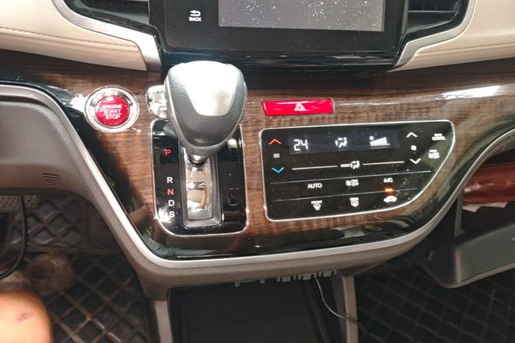 Used Honda Odyssey 2017 2.4L Luxury Edition Gear Lever