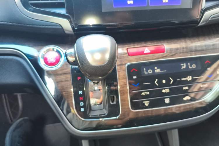 Used Honda Odyssey 2017 2.4L Smart Edition Gear Lever