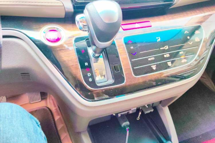 Used Honda Odyssey 2017 2.4L Luxury Edition Gear Lever