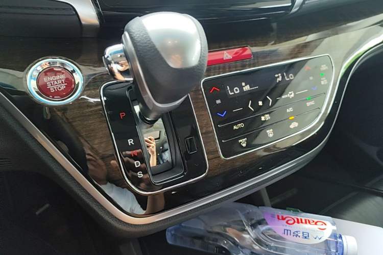 Used Honda Odyssey 2017 2.4L Smart Edition Gear Lever