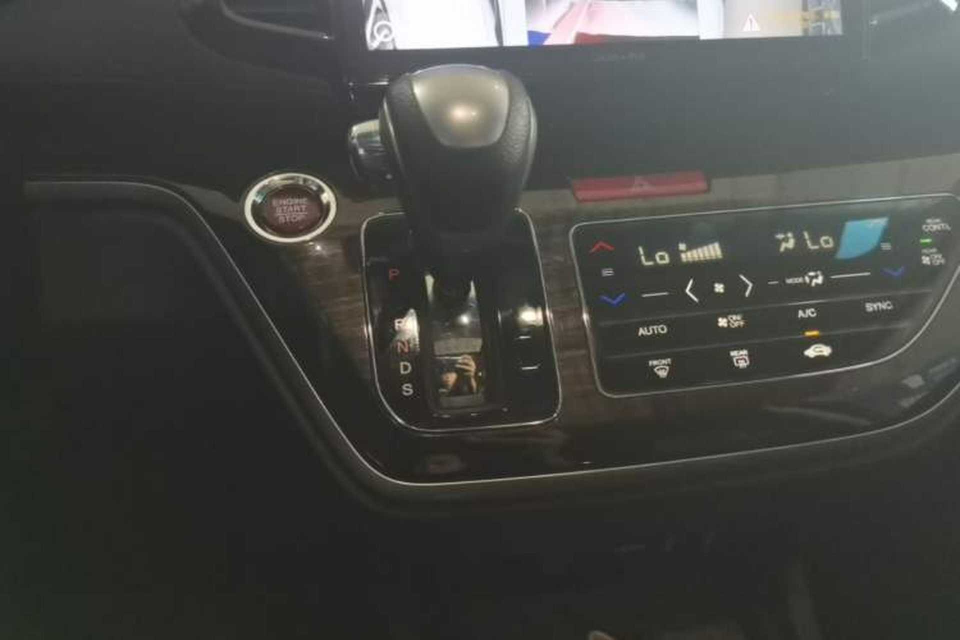 Used Honda Odyssey 2017 2.4L Smart Edition Gear Lever