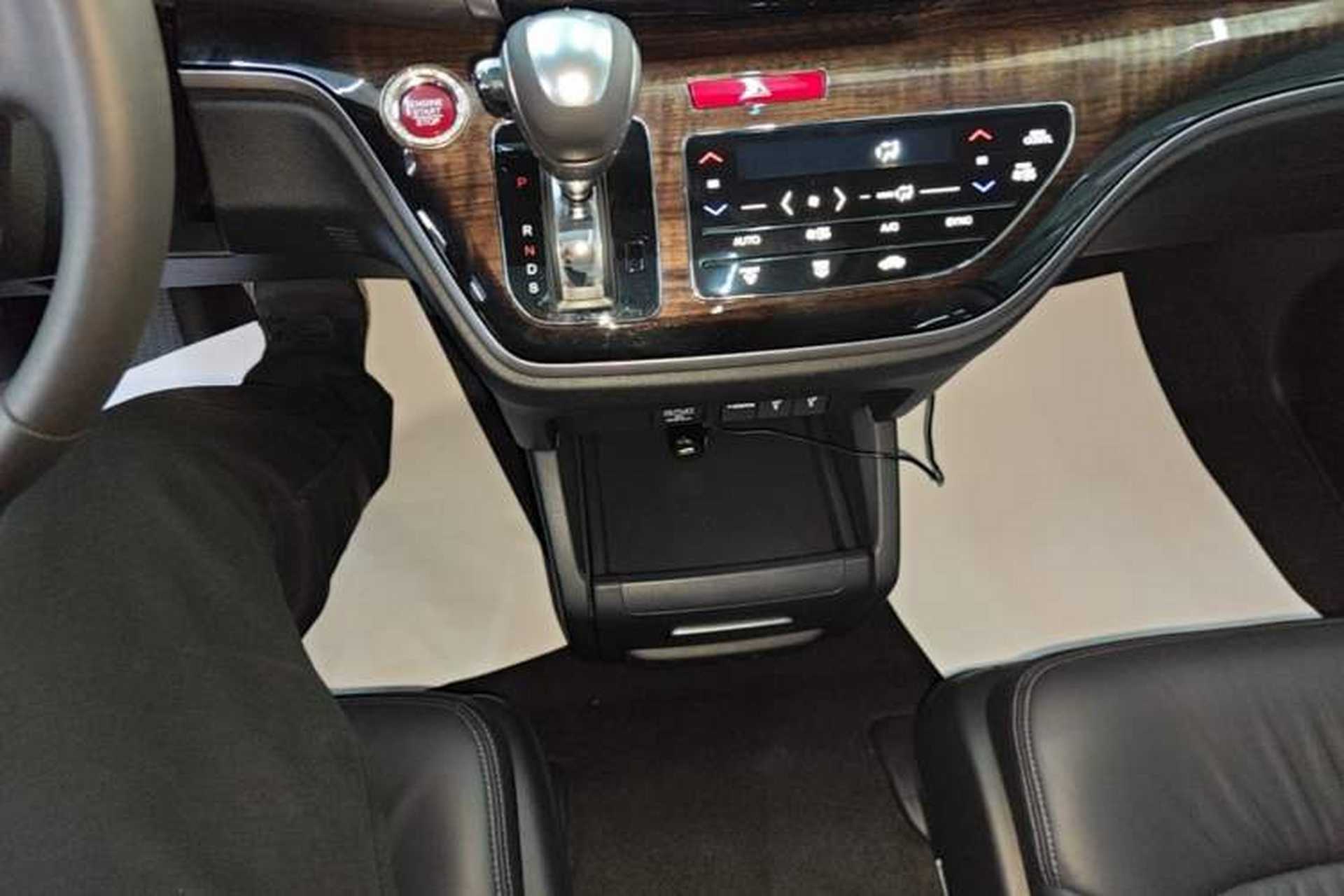 Used Honda Odyssey 2017 2.4L Smart Edition Gear Lever