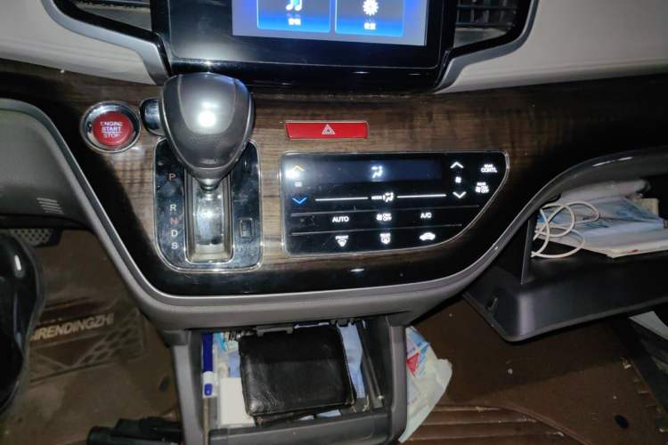 Used Honda Odyssey 2017 2.4L Luxury Edition Gear Lever