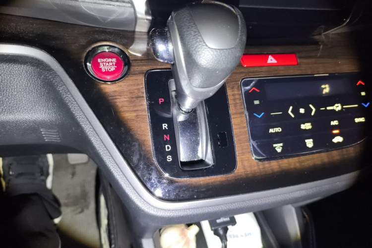 Used Honda Odyssey 2017 2.4L Smart Edition Gear Lever