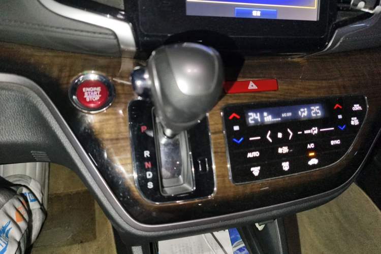 Used Honda Odyssey 2017 2.4L Smart Edition Gear Lever