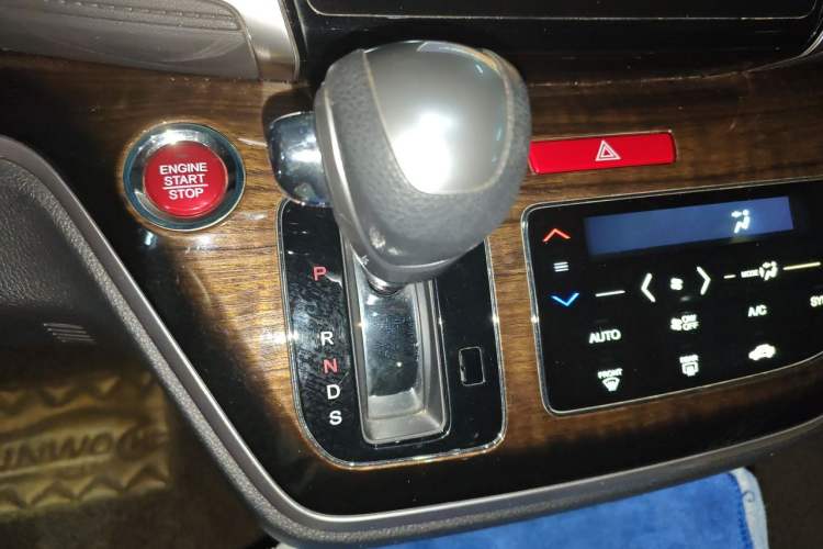 Used Honda Odyssey 2017 2.4L Smart Edition Gear Lever