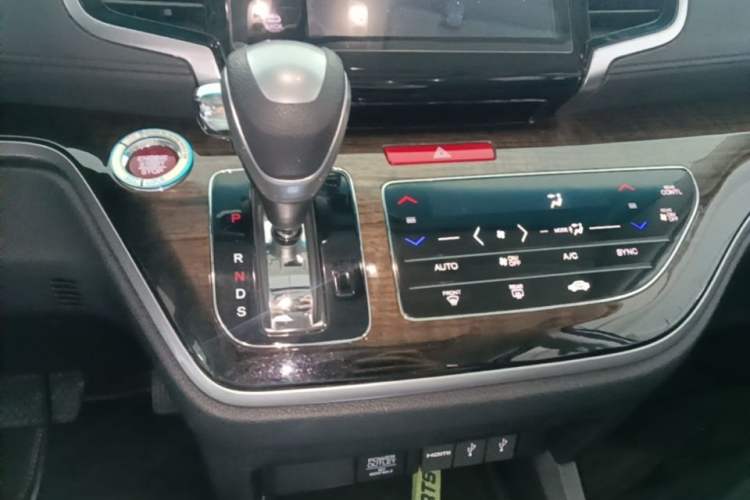 Used Honda Odyssey 2017 2.4L Smart Edition Gear Lever
